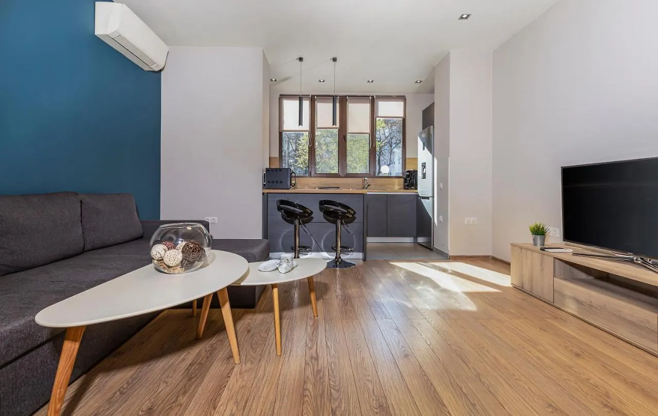 Beautiful 1Bd Flat With A Parking Spot In The City Centre Plovdiv